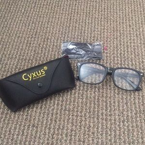Blue light blocking glasses from Cyxus